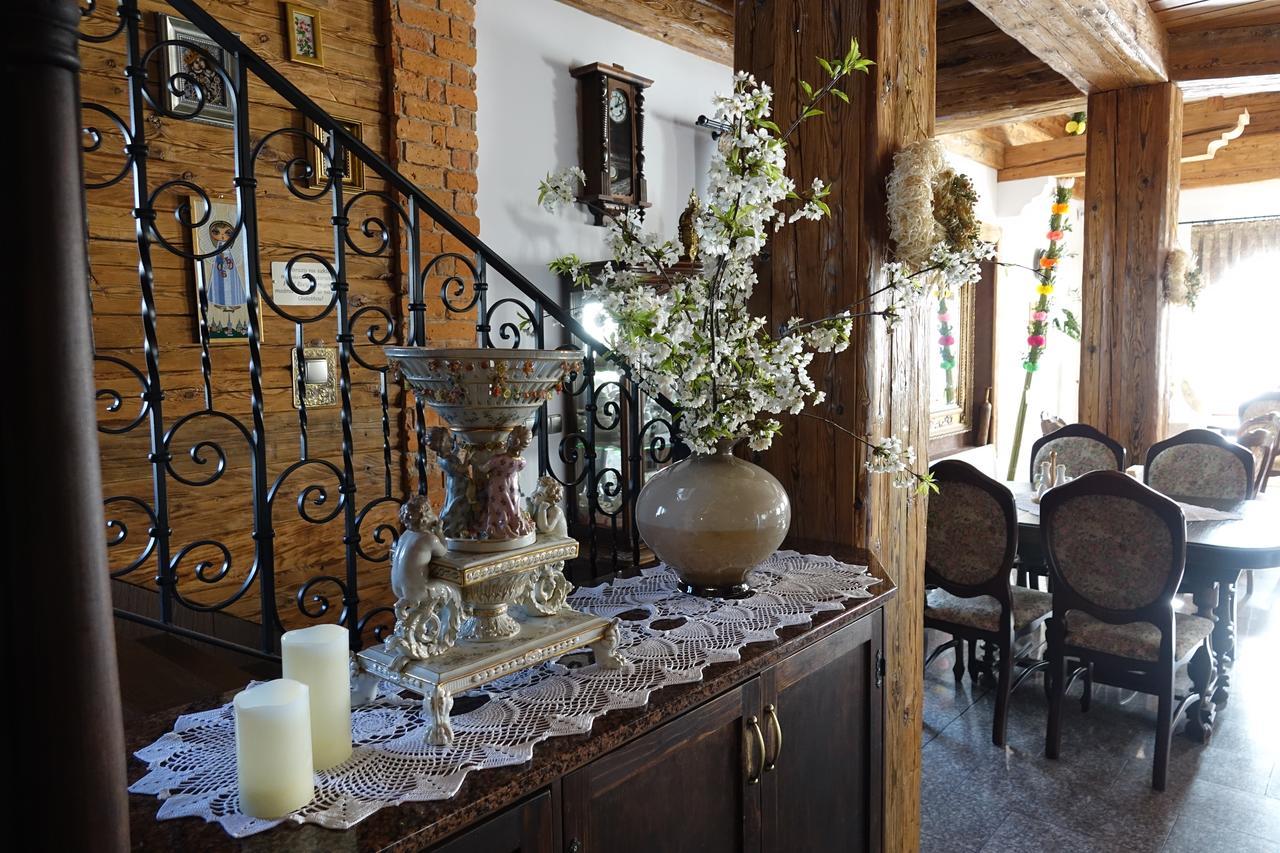 Gosciniec Dworski W Ropie - Pokoje Goscinne Ropa Esterno foto